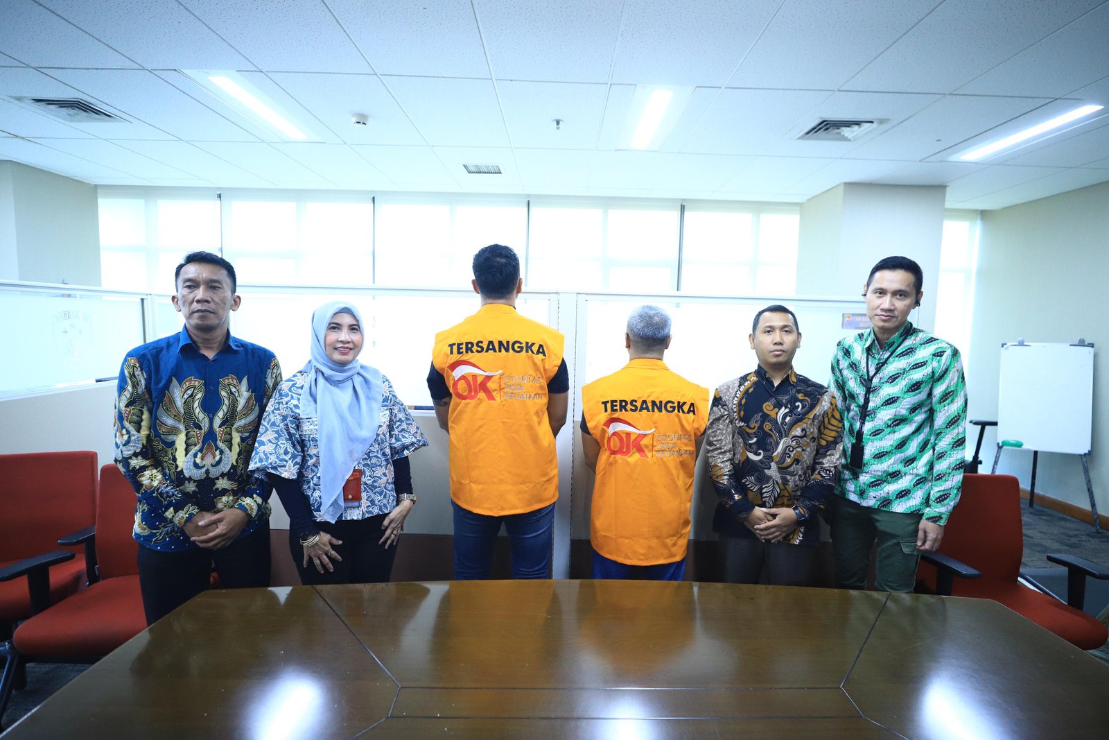 OJK Serahkan Tersangka Kasus Investree ke Kejaksaan