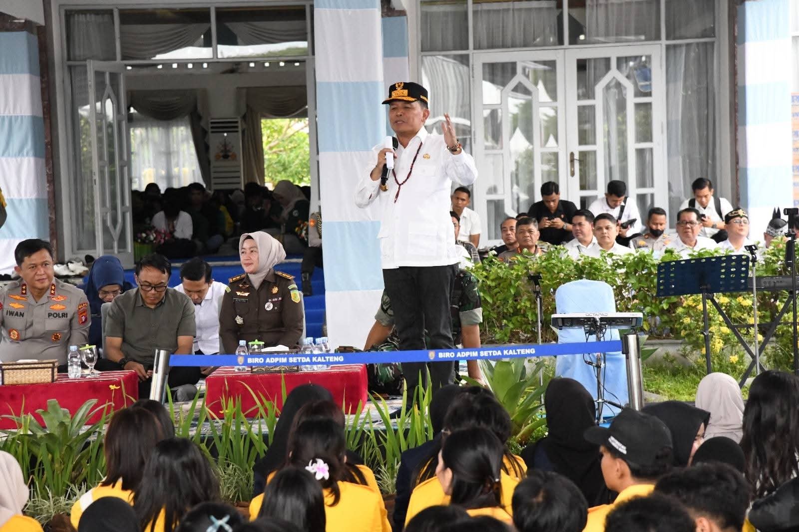 Wujud Kepedulian di Hari Jadi Kalteng, Gubernur Agustiar Sabran Gelar Pasar Murah untuk Mahasiswa