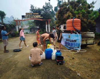 Pemprov Kalteng Salurkan 101.800 Liter Air Bersih ke Daerah Terdampak Kekeringan